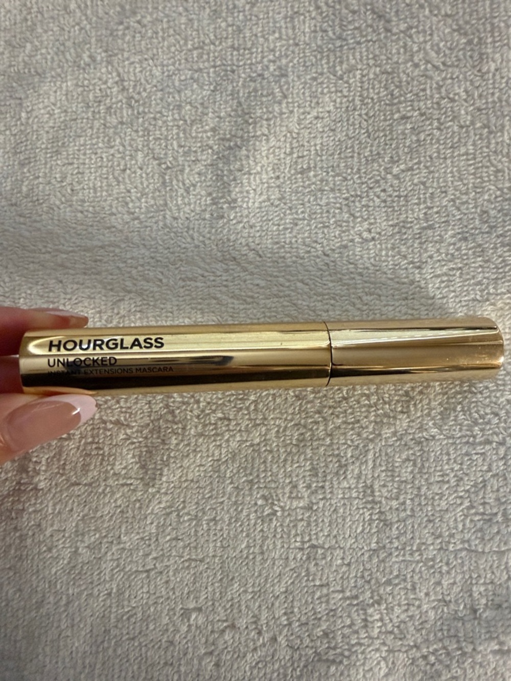 Hourglass Unlocked Mascara - Shiny Gold Tube